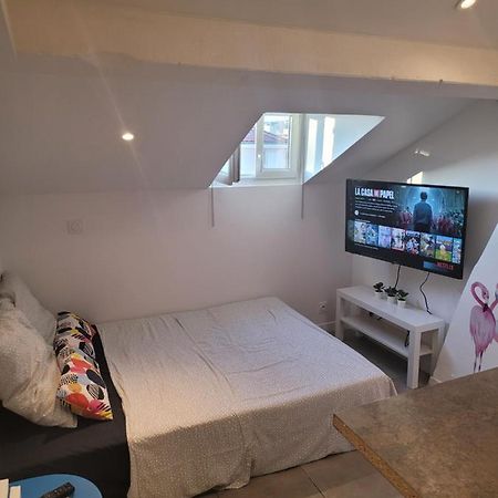 Studette Independante Hyeres Gare Particulier Apartment Bagian luar foto