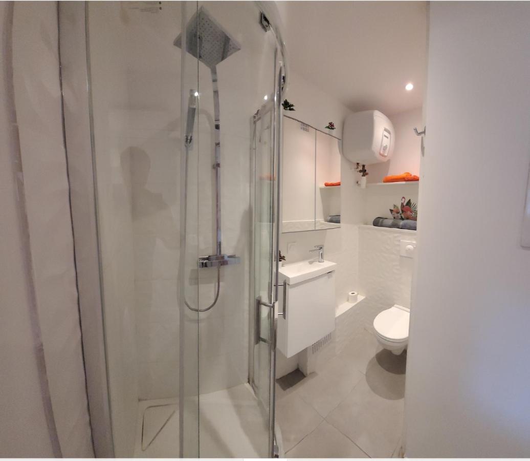 Studette Independante Hyeres Gare Particulier Apartment Bagian luar foto
