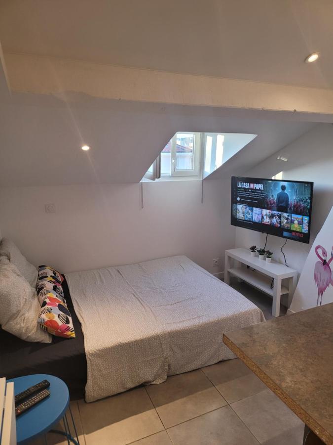 Studette Independante Hyeres Gare Particulier Apartment Bagian luar foto